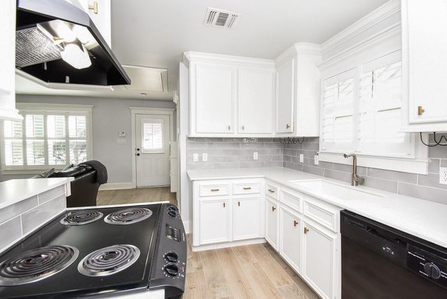 1349 Heights Boulevard B, Houston, TX 77008