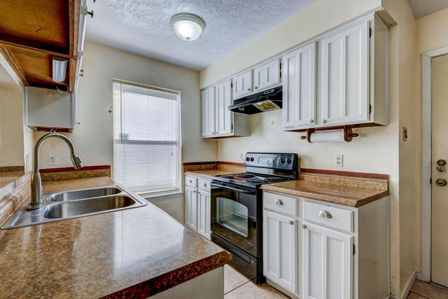 9742 Charmont Road, La Porte, TX 77571