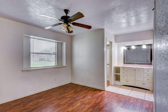 9742 Charmont Road, La Porte, TX 77571