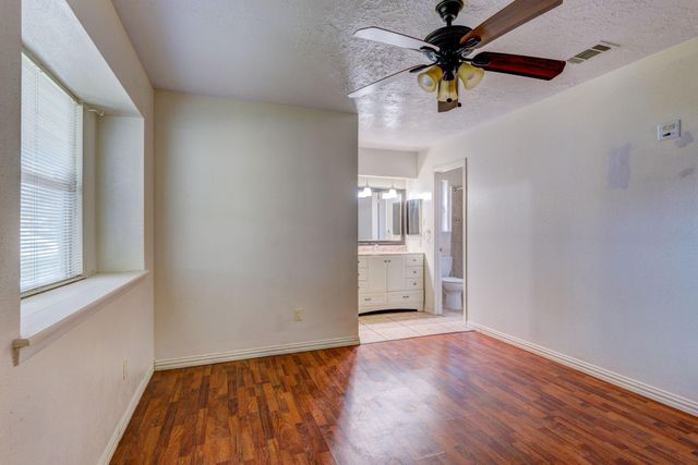 9742 Charmont Road, La Porte, TX 77571