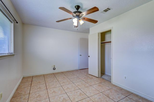 9742 Charmont Road, La Porte, TX 77571