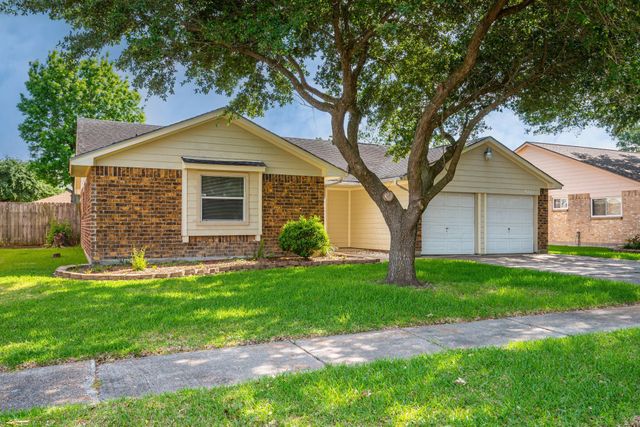 9742 Charmont Road, La Porte, TX 77571