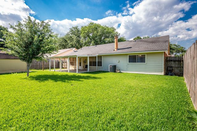9742 Charmont Road, La Porte, TX 77571