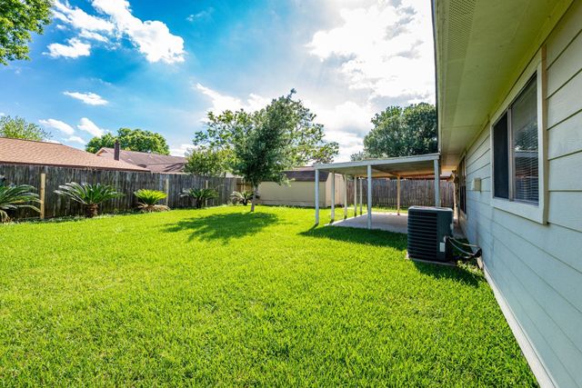 9742 Charmont Road, La Porte, TX 77571