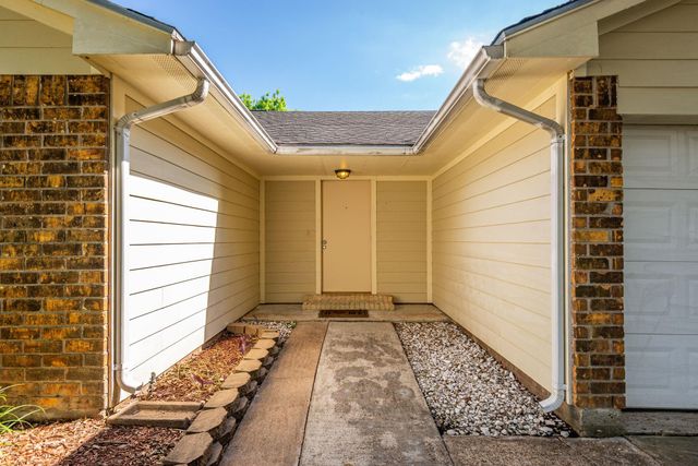 9742 Charmont Road, La Porte, TX 77571