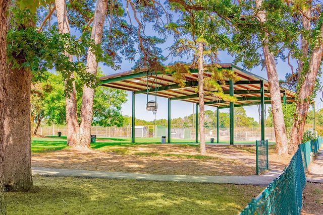 321 Lakeview Drive, Hideaway, TX 75771