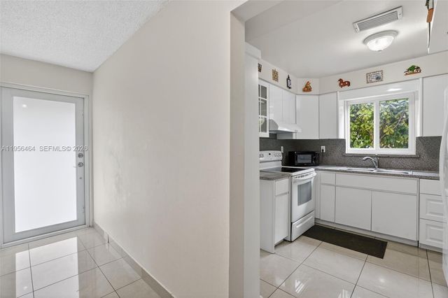 2455 SW 11th St 7-A, Miami, FL 33135