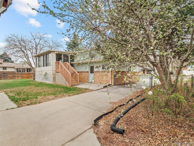 6123 W 76th Avenue, Arvada, CO 80003