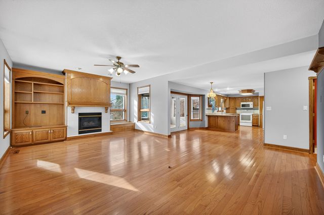 906 NE Barrington Court, Ankeny, IA 50021