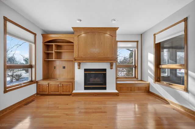 906 NE Barrington Court, Ankeny, IA 50021