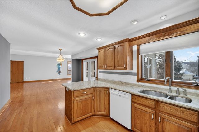 906 NE Barrington Court, Ankeny, IA 50021