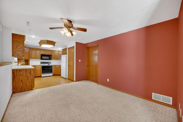 906 NE Barrington Court, Ankeny, IA 50021