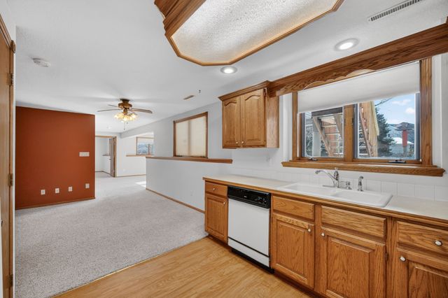 906 NE Barrington Court, Ankeny, IA 50021