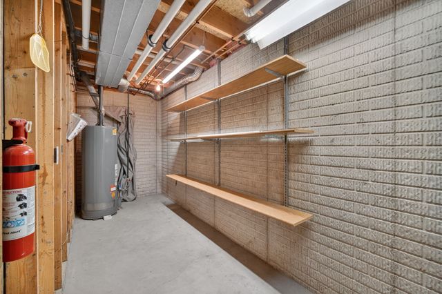 906 NE Barrington Court, Ankeny, IA 50021