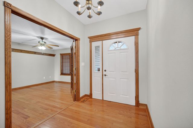 906 NE Barrington Court, Ankeny, IA 50021