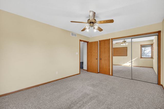 906 NE Barrington Court, Ankeny, IA 50021