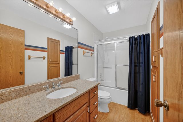 906 NE Barrington Court, Ankeny, IA 50021