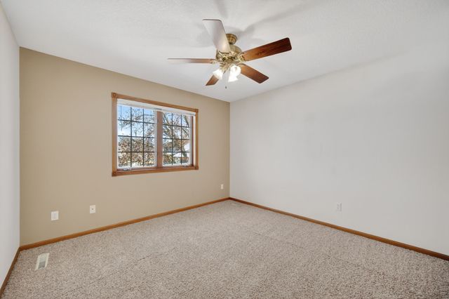 906 NE Barrington Court, Ankeny, IA 50021