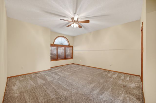 906 NE Barrington Court, Ankeny, IA 50021