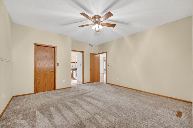 906 NE Barrington Court, Ankeny, IA 50021