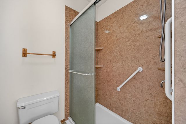 906 NE Barrington Court, Ankeny, IA 50021