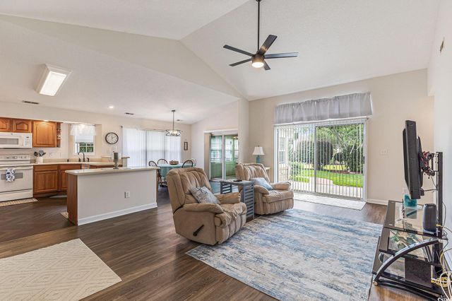 2479 Glen Dr., Little River, SC 29566