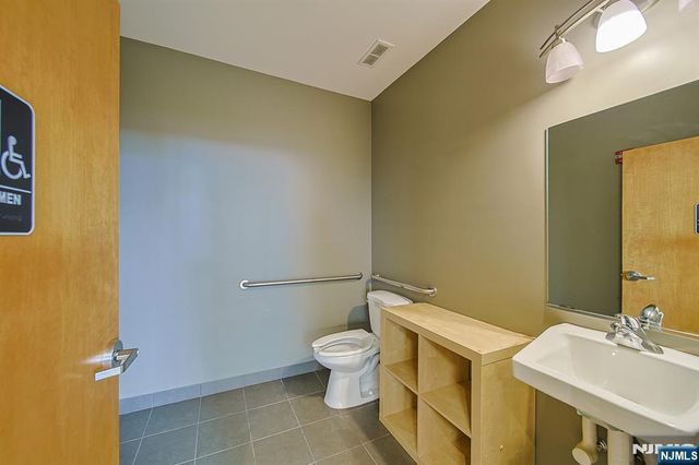 280 Broad Avenue 3F, Palisades Park, NJ 07650