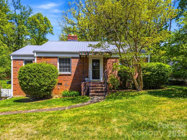 28 Canterbury Road, Asheville, NC 28805