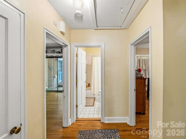 28 Canterbury Road, Asheville, NC 28805