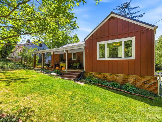28 Canterbury Road, Asheville, NC 28805
