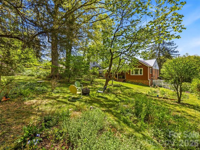28 Canterbury Road, Asheville, NC 28805