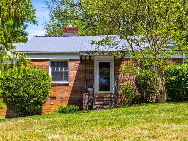 28 Canterbury Road, Asheville, NC 28805