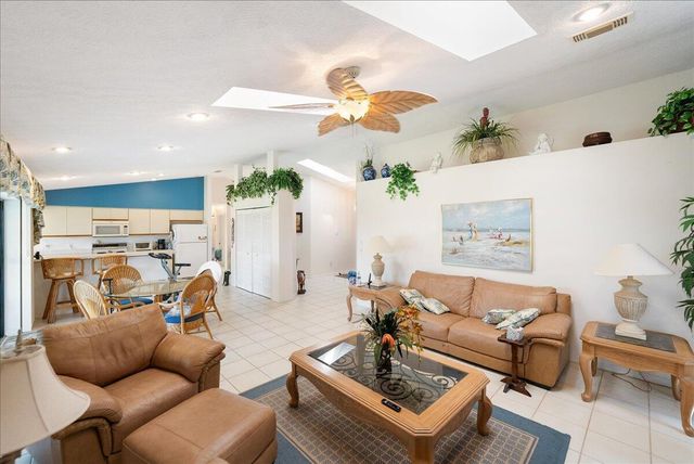 522 SE Majestic Terrace, Port St Lucie, FL 34953