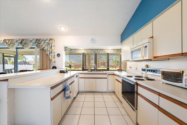 522 SE Majestic Terrace, Port St Lucie, FL 34953