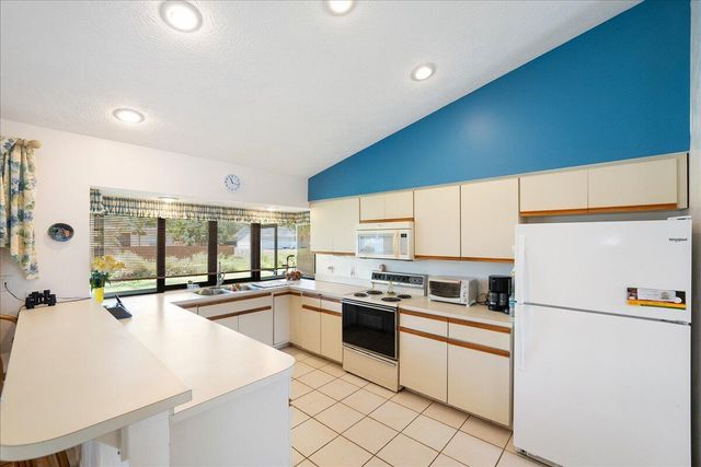 522 SE Majestic Terrace, Port St Lucie, FL 34953