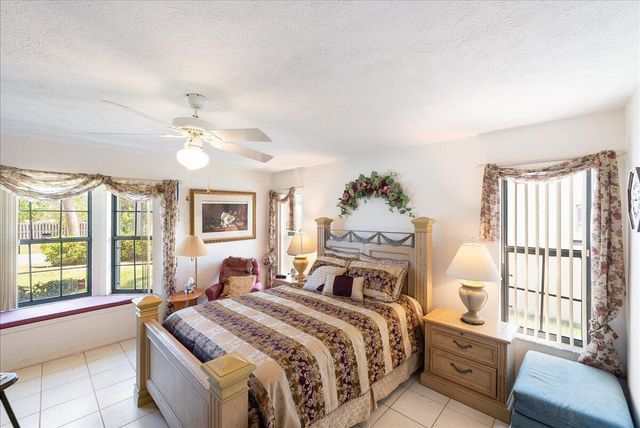 522 SE Majestic Terrace, Port St Lucie, FL 34953