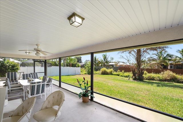 522 SE Majestic Terrace, Port St Lucie, FL 34953