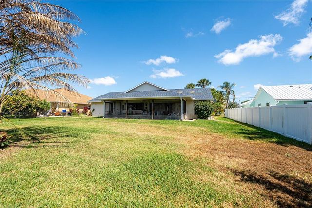 522 SE Majestic Terrace, Port St Lucie, FL 34953