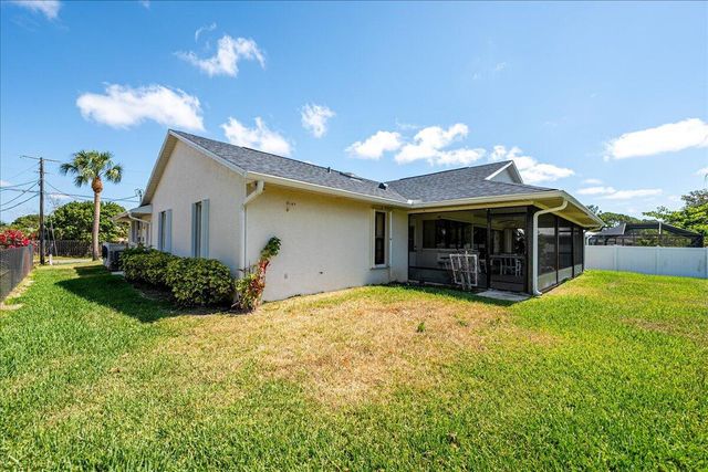 522 SE Majestic Terrace, Port St Lucie, FL 34953