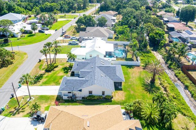 522 SE Majestic Terrace, Port St Lucie, FL 34953