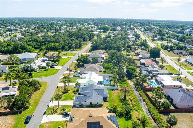 522 SE Majestic Terrace, Port St Lucie, FL 34953