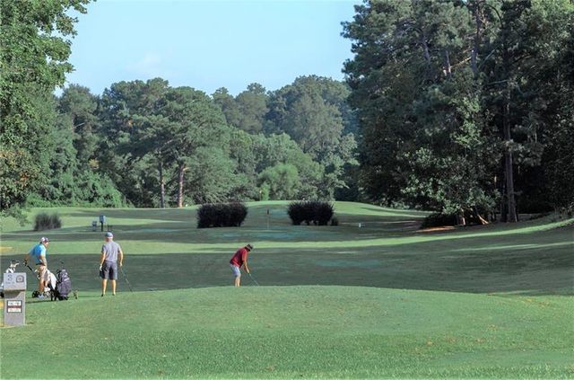 68 Montre NW Square, Atlanta, GA 30327