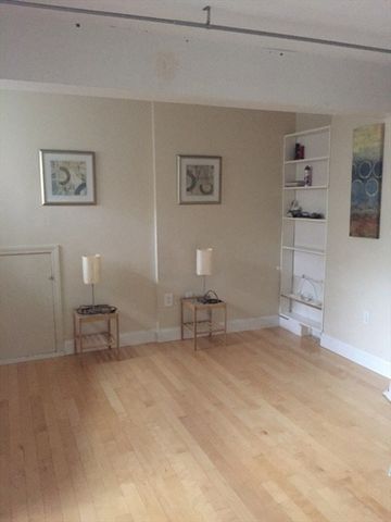 1800 Massachusetts Ave 8, Cambridge, MA 02140