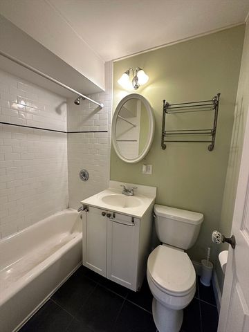 1800 Massachusetts Ave 8, Cambridge, MA 02140