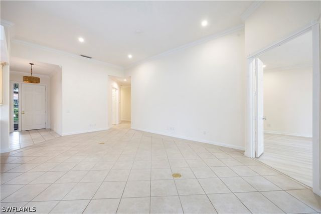 4260 Montalvo CT, Naples, FL 34109