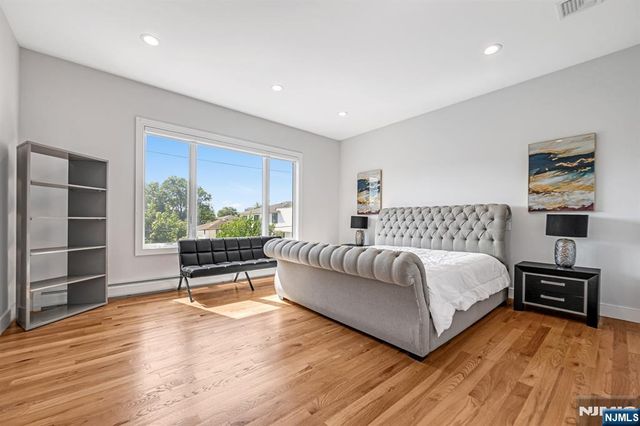 275 14th B, Palisades Park, NJ 07650