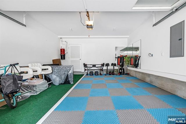 275 14th B, Palisades Park, NJ 07650