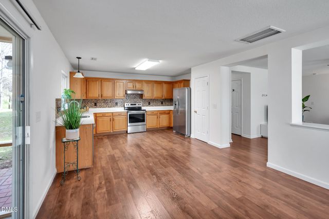 2022 Remington Oaks Circle, Cary, NC 27519