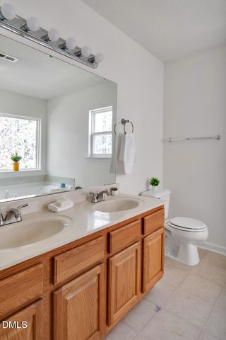 2022 Remington Oaks Circle, Cary, NC 27519