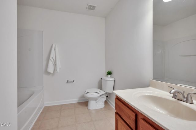 2022 Remington Oaks Circle, Cary, NC 27519